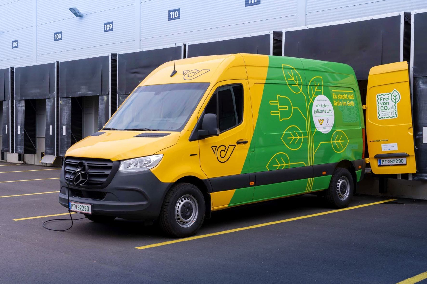 Mercedes-Benz eSprinter with integrated front-end filter